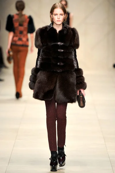 Look 24